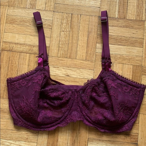 Victoria's Secret Other - Victoria’s Secret lace underwire push-up bra 34DDD